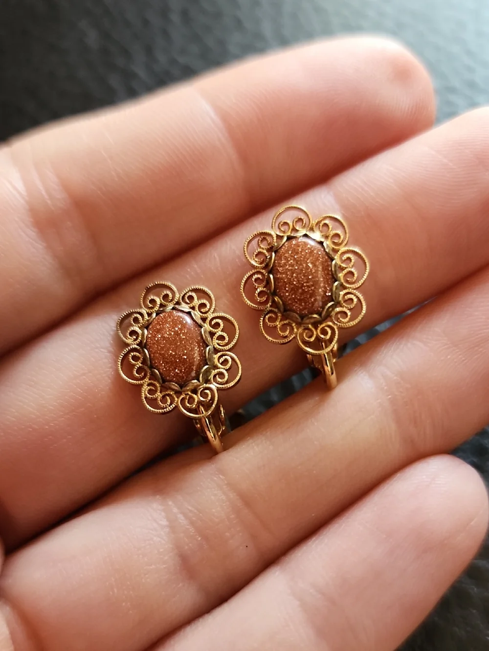 VTG Goldtone Filigree Clip Earrings with Brown Goldstone Cabochons - Picture 1 of 7
